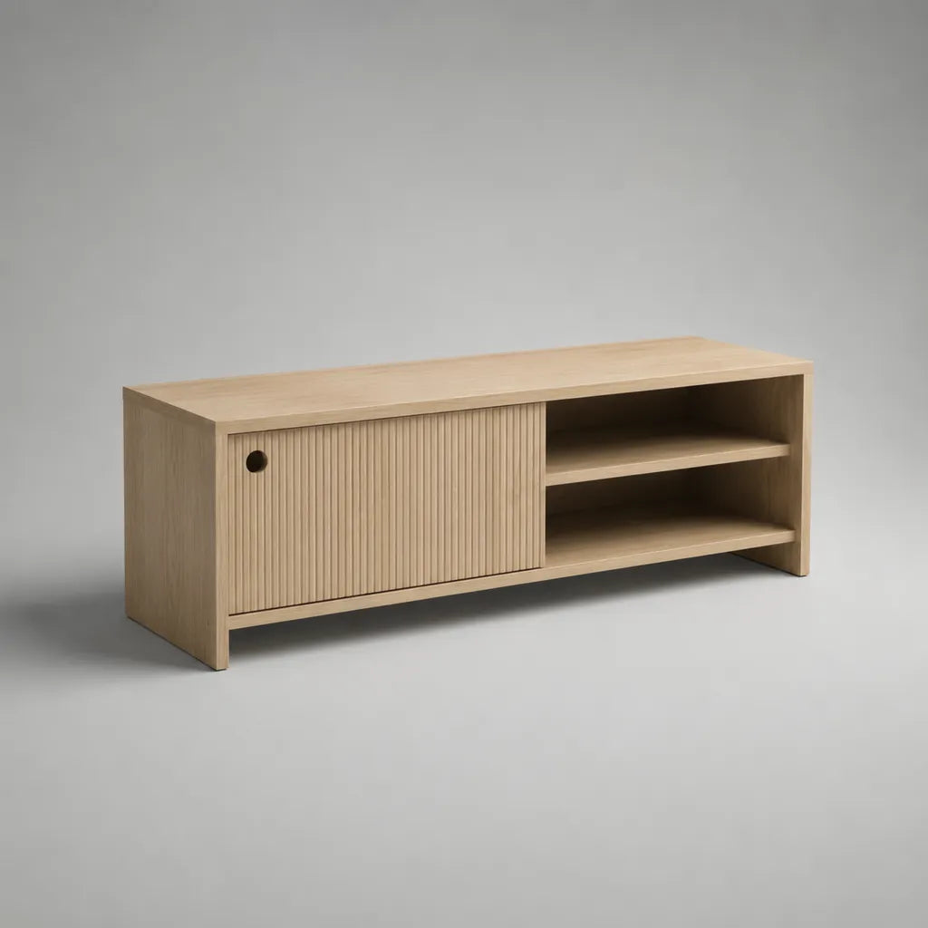 Meuble TV bas rectangulaire en MDF plaqué bois avec porte coulissante rainurée et 2 niches ouvertes, chêne clair, 140 x 40 x 50 cm